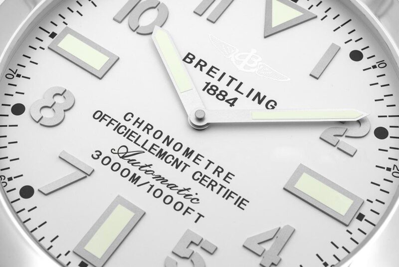 Breitling Avenger BR02