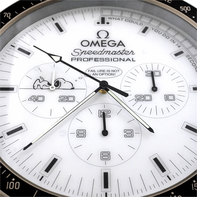 🚀 Horloge Murale Omega Speedmaster Snoopy – Légende Spatiale & Design Collector