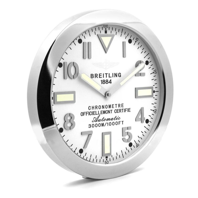 Breitling Avenger BR02