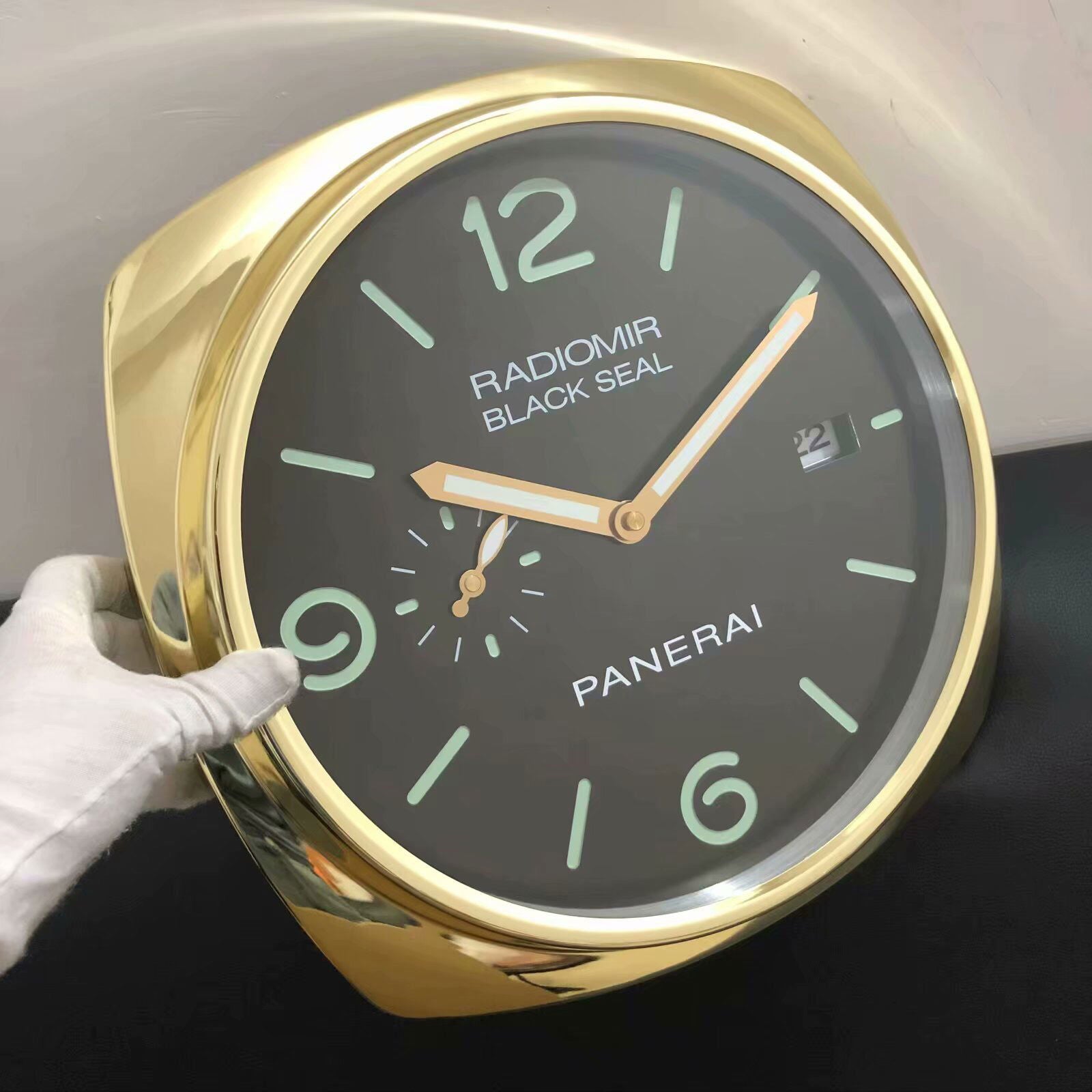 Radiomir wall clock