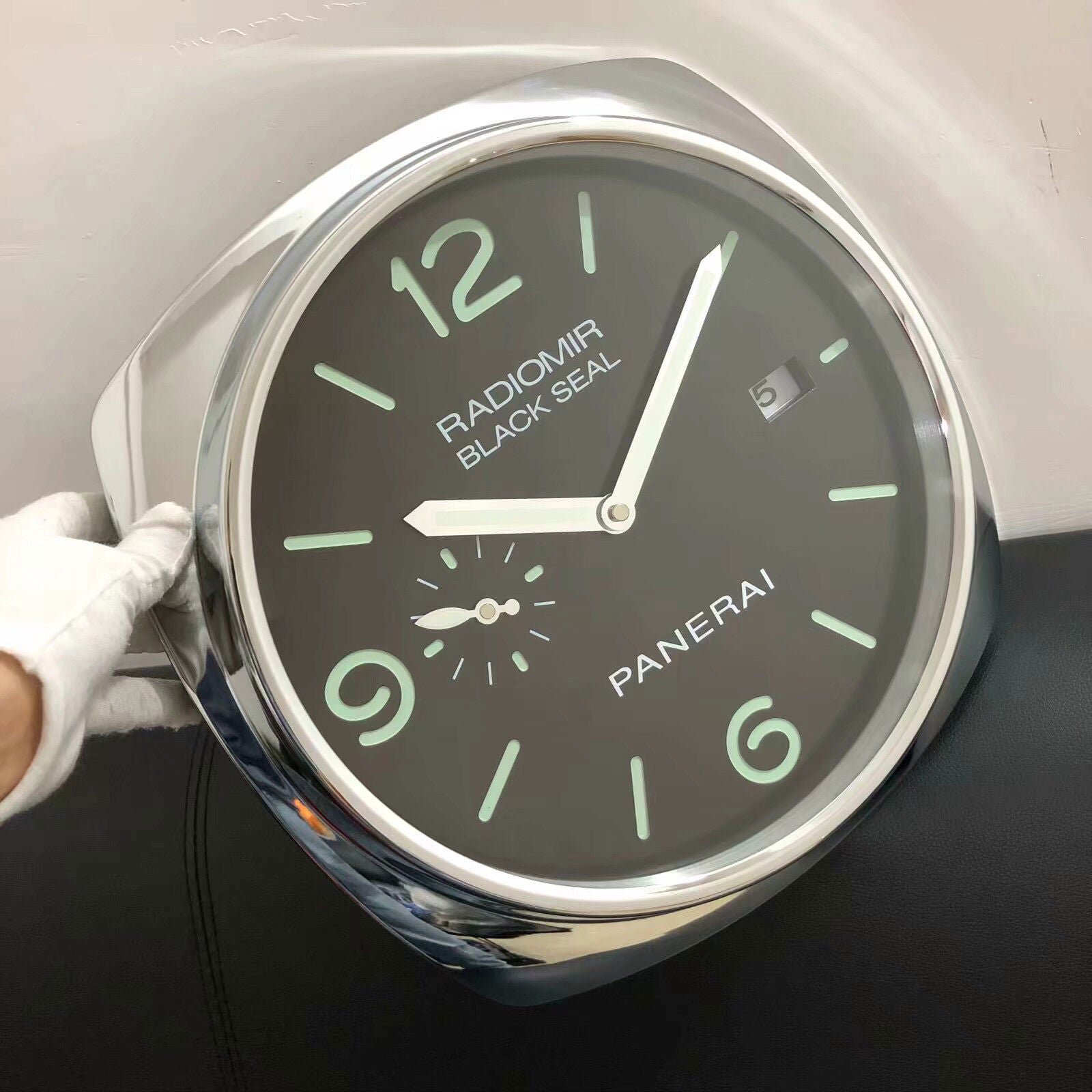 Radiomir wall clock