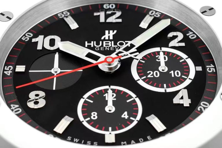 Horloge Murale Hublot Big Bang Blanche – Luxe Sportif & Contraste Élégant 🕰️⚪
